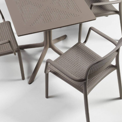 CLIP 70, стол пластиковый обеденный (tortora/тортора)