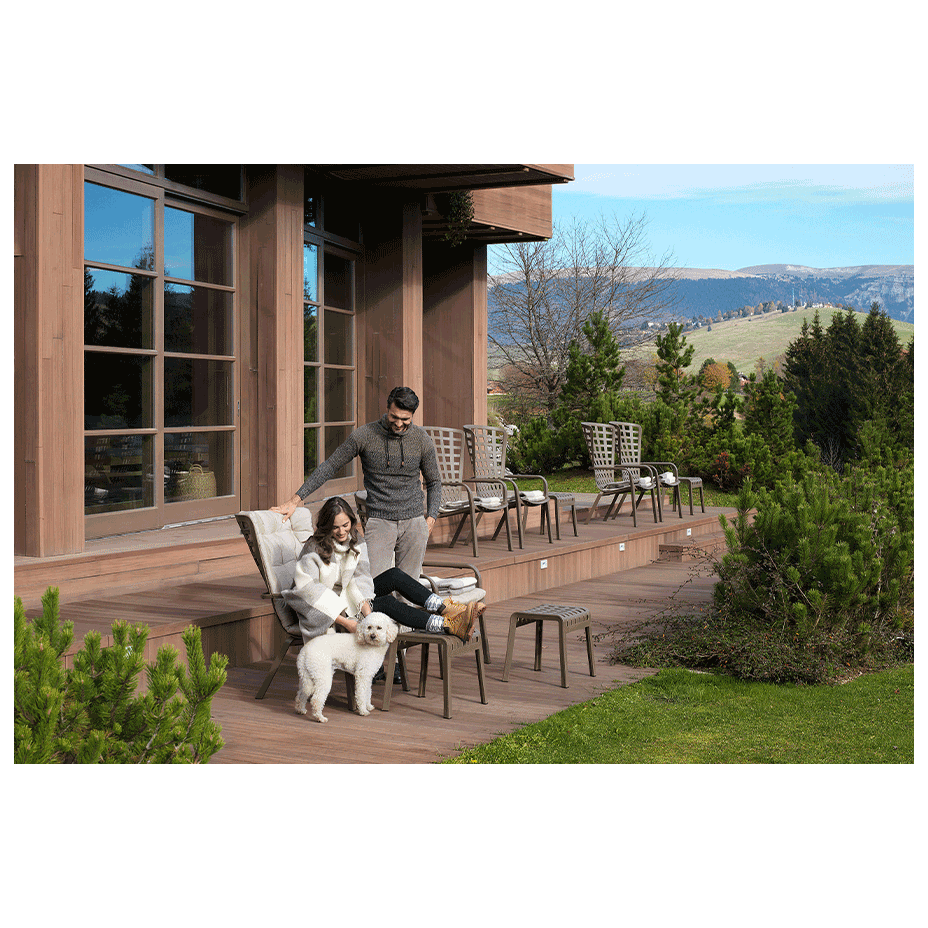 FOLIO, лаунж-кресло пластиковое (tabacco/табак)