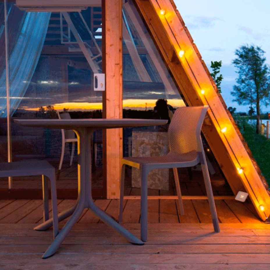 CLIP 70, стол пластиковый обеденный (tortora/тортора)