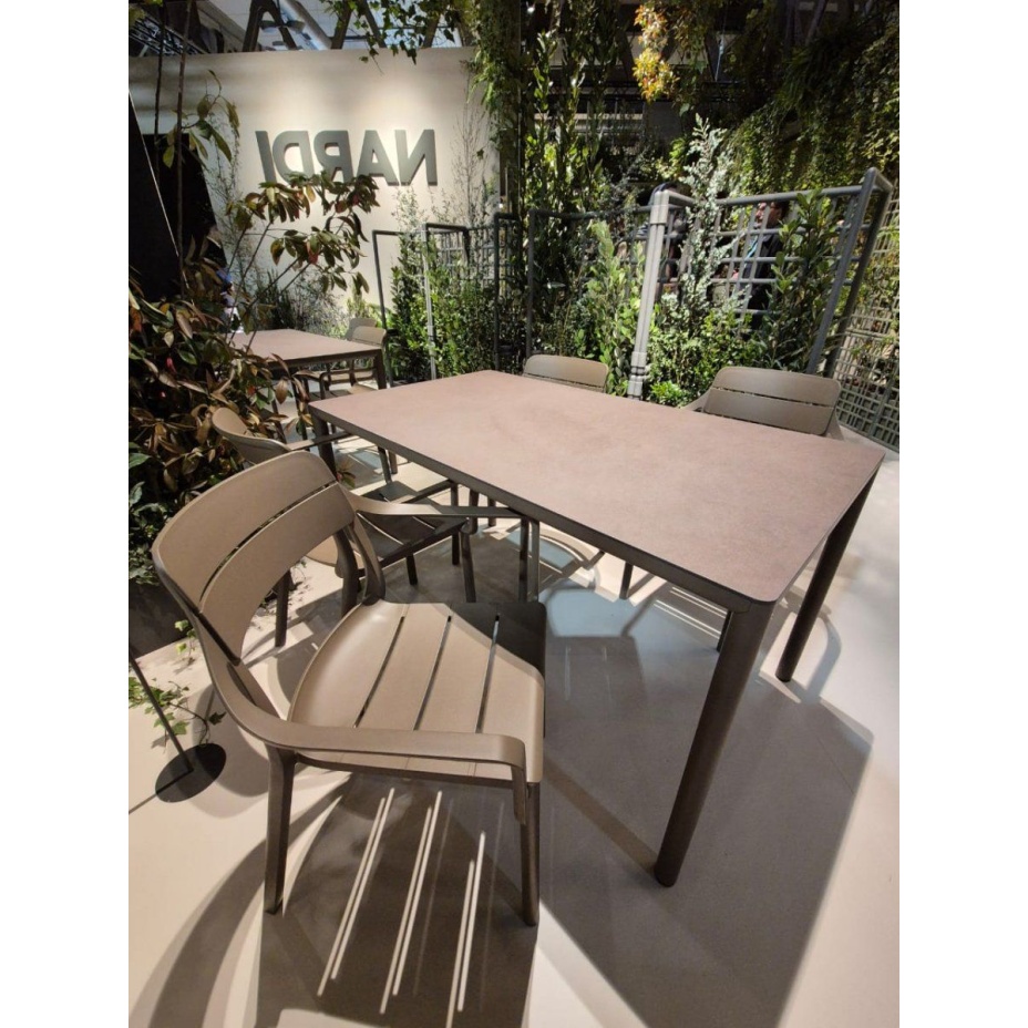 CASSIA ARMCHAIR, кресло пластиковое с подлокотниками (tabacco/табак)